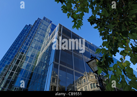 Les tabliers des jardins, Throgmorton Copthall Avenue, Avenue, London, United Kingdom Banque D'Images