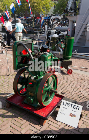 Démonstration de vieux moteurs diesel pendant la Furieade à Maassluis. Banque D'Images