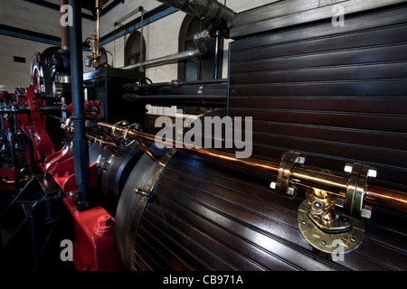 Moteur de pompage des eaux usées en tandem, ancienne station de pompage, Cambridge, Royaume-Uni Banque D'Images