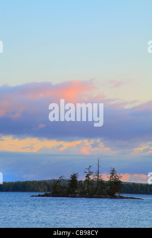 Cinq lacs, Sunrise Lodge, Lake, South Twin Millinocket, Maine, États-Unis Banque D'Images