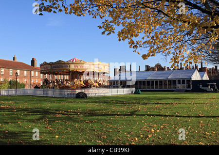 Carousel au Hampton Court Palace, Molesey Surrey England UK Banque D'Images