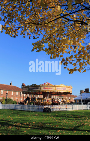 Carousel au Hampton Court Palace, Molesey Surrey England UK Banque D'Images