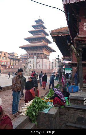 Taumadhi Tole, tôt le matin - Bhaktapur, Vallée de Katmandou, Népal Banque D'Images