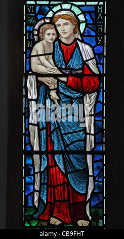 Vitrail de Morris et Co. représentant la Vierge et l'enfant, St Andrew's Church, Old Cleeve, Somerset, Angleterre Banque D'Images