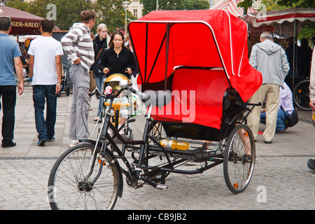 Rickshaw vélo vide à Berlin, Allemagne. Banque D'Images