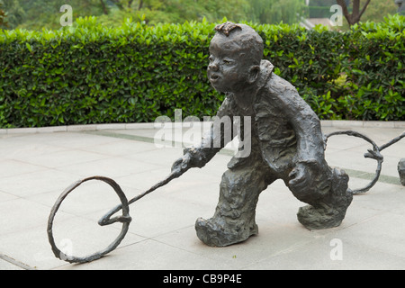 Metal sculptures dans le parc par la porte ouest ou opération and gate Xian dans la province du Shaanxi, Chine, République populaire de Chine, l'Asie Banque D'Images