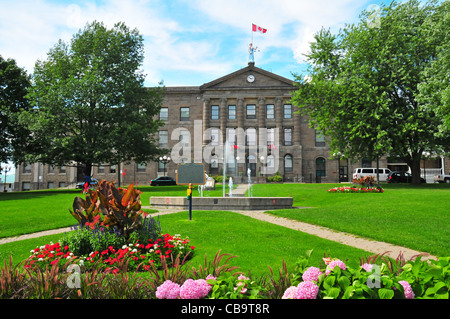 Court House Building et vert, Brockville, Ontario Banque D'Images