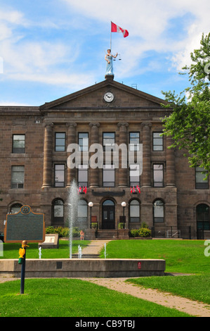 Court House Building et vert, Brockville, Ontario Banque D'Images