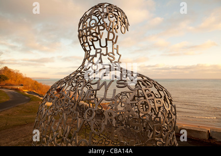 Ll'entraînement par Jaume Plensa est situé sur une falaise donnant sur le lac Michigan à Shorewood, Wisconsin. Banque D'Images