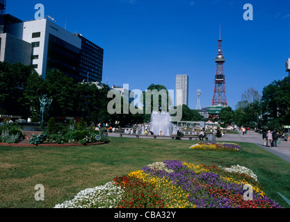 Tour de Télévision de Sapporo et Odori Park, Sapporo, Hokkaido, Japan Banque D'Images