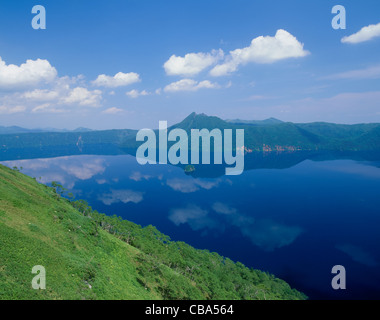 Lac Mashu Mashu, montage et de Teshikaga, Hokkaido, Japon Banque D'Images