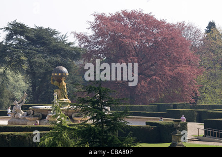 Le jardin et la fontaine de l'Atlas, à proximité de Castle Howard Malton, North Yorkshire Banque D'Images