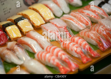 Kappabashi Dori, connu sous le nom de 'ville', ustensiles une rue de magasins de vente de nombreux produits Cuisine et restaurant, Tokyo, Japon. Banque D'Images