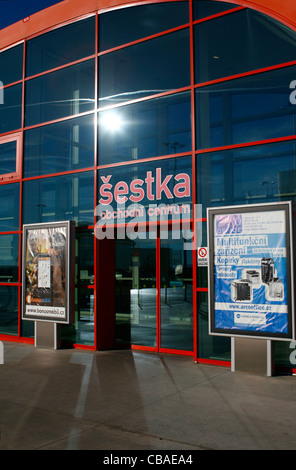 Prague, Euro Mall Center Management Å estka, centre d'affaires, hypermarché, supermarché, grand magasin, shopping (CTK Banque D'Images