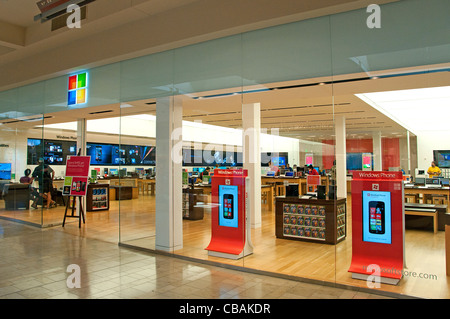 Microsoft Windows Phone shopping mall shop store téléphone ordinateur United States Banque D'Images