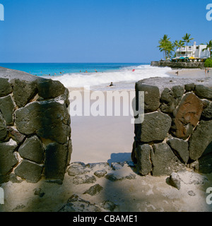 La plage de sable blanc de la côte de Kona Hawaii Big Island Banque D'Images