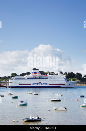 La Bretagne - Brittany Ferries car ferry transmanche - amarré à St Malo, Bretagne, France Banque D'Images