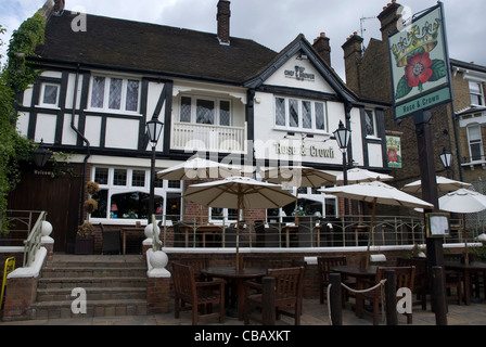 Rose and Crown pub Kew, ouest de Londres Angleterre Royaume-Uni Banque D'Images