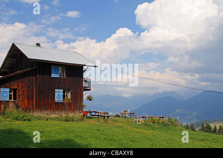 Bâtiment dans les Alpes françaises, près de Megève, Haute-Savoie, France Banque D'Images