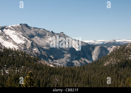 Les dalles de granit rock scenic mountain high country Yosemite National Park Banque D'Images