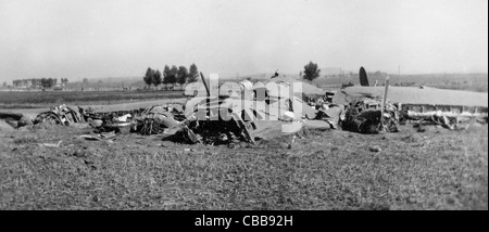 Un B24 Liberator USAAF bomber concassé se trouve après avoir été abattu. Europe WW11. Banque D'Images