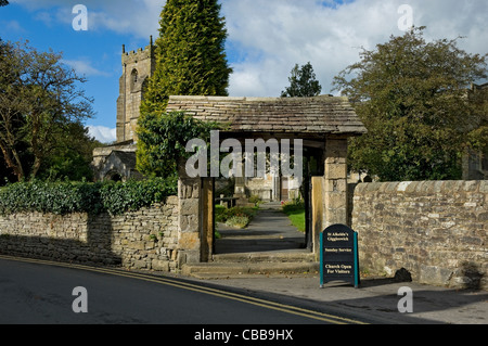 Lychgate menant au chantier naval et à l'église Saint-Alkelda de Giggleswick près Installez North Yorkshire Dales Angleterre Royaume-Uni Grande-Bretagne Grande-Bretagne Grande-Bretagne Banque D'Images