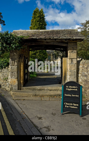 Lychgate menant au chantier naval et à l'église Saint-Alkelda de Giggleswick près Installez North Yorkshire Dales Angleterre Royaume-Uni Grande-Bretagne Grande-Bretagne Grande-Bretagne Banque D'Images