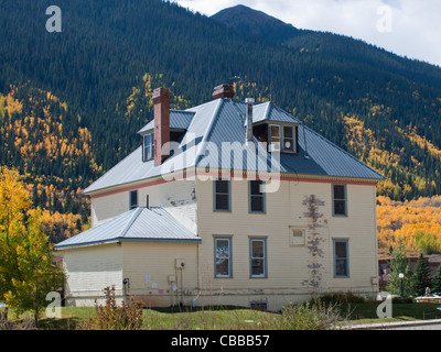 Vieille maison blanche à Silverton, Colorado. Banque D'Images