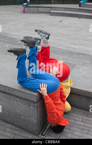 L'Angleterre, Londres, Southwark, organes dans les espaces urbains montrent Banque D'Images