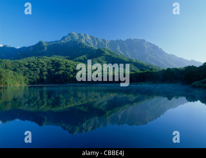 Mont Sanctuaire Togakushi et Kagami Pond, Nagano, Nagano, Japon Banque D'Images