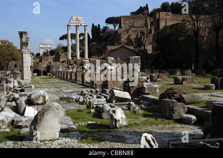 L'Italie. Rome. Temple de Castor et Pollux. 1er siècle avant JC. Construit en l'honneur de l'Dioscures. Forum romain. Banque D'Images