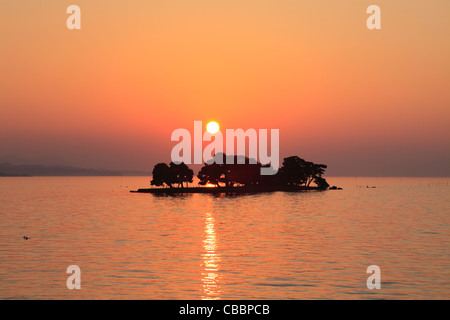 Vue d'Yomegashima en soirée et le lac Shinji, Matsue Shimane, Japon, Banque D'Images