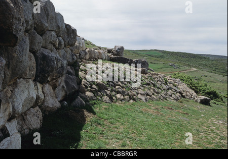 Mur extérieur avec pente défensives (glacis), les Lions Gate, Hattusha, la Turquie, de Boğazköy 000517 0510 Banque D'Images