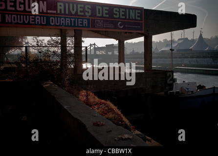 Seguin, Renault's Bridge, rives de la Seine, vue de l'île. Banque D'Images