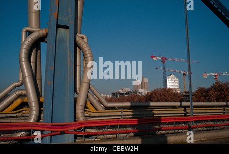 Seguin, Renault's Bridge, rives de la Seine, vue de l'île, le pont,et la tour Horizons. Banque D'Images