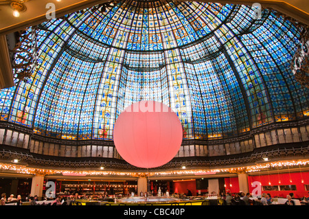 Brasserie Printemps Paris France Banque D'Images