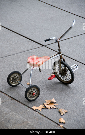 Vieux tricycle metal Banque D'Images