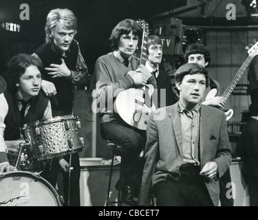 JIMMY POWELL & le groupe pop britannique 5 DIMENSIONS sur prêt,rendez-vous en juin 1964. Photo Tony Gale Banque D'Images