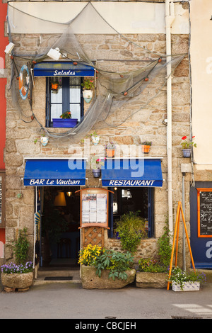 Ancien bar restaurant dans la station balnéaire de Concarneau, Finistère, Bretagne, France Banque D'Images