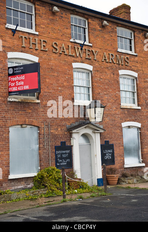 La Salway Arms Hotel barricadés et à la vente de l'hôtel pays rural local et pub à Wooferton Shropshire England UK Banque D'Images