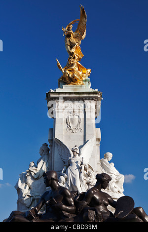 Le Queen Victoria Memorial Buckingham Palace Londres Angleterre Banque D'Images