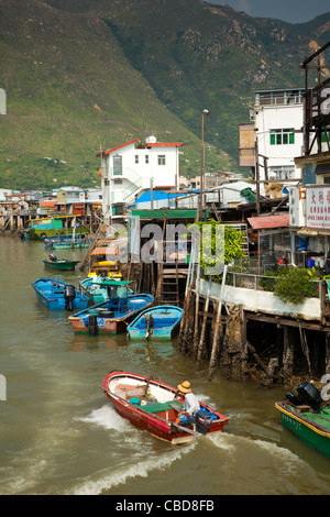 Bateau de pêche, le village de pêcheurs Tai O, Hong Kong, Chine Banque D'Images