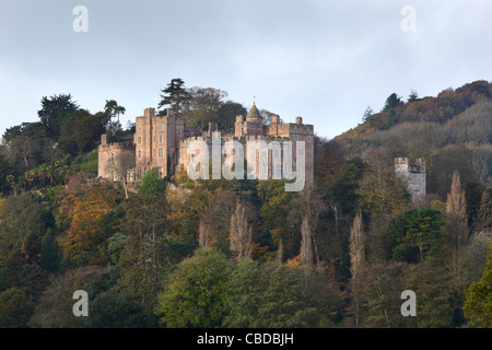 Château de Dunster en automne. Le Somerset. L'Angleterre. UK. Banque D'Images