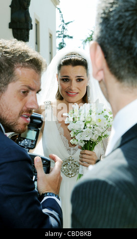 Modèle Alena Seredova tchèque (milieu) s'est marié à Prague avec le joueur de soccer italien Gianluigi Buffon le 16 juin 2011. (CTK Banque D'Images