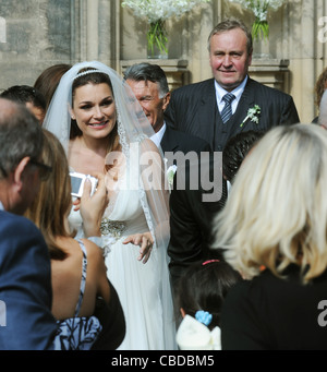 Modèle tchèque Alena Seredova (à gauche) s'est marié à Prague avec le joueur de soccer italien Gianluigi Buffon le 16 juin 2011. (CTK Banque D'Images