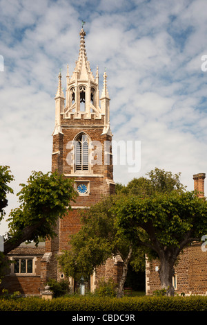 Royaume-uni, Angleterre, Bedfordshire, Woburn, Bedford Street, Vieux clocher de l'église St Mary Banque D'Images