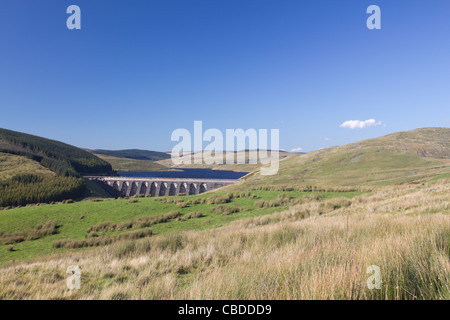 Nant-y-moch réservoir et barrage, Plunlumon. Le réservoir alimente la station hydro-électrique Statkraft à Rheidol mcg Banque D'Images