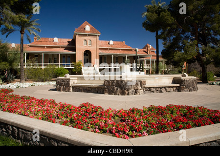 ARIZONA - Ancien bâtiment principal sur le campus de l'Université d'Arizona à Tucson. Banque D'Images