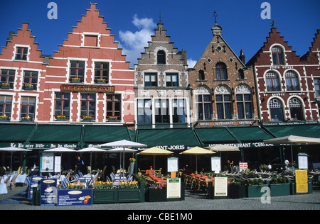 Restaurants dans Grote Markt, Bruges, Belgique Banque D'Images