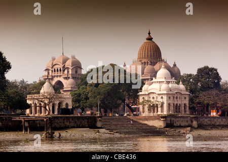 L'Inde, le Bengale occidental, Calcutta, Belur Math, siège de la Ramakrishna Mission au bord de la rivière Hooghly Banque D'Images